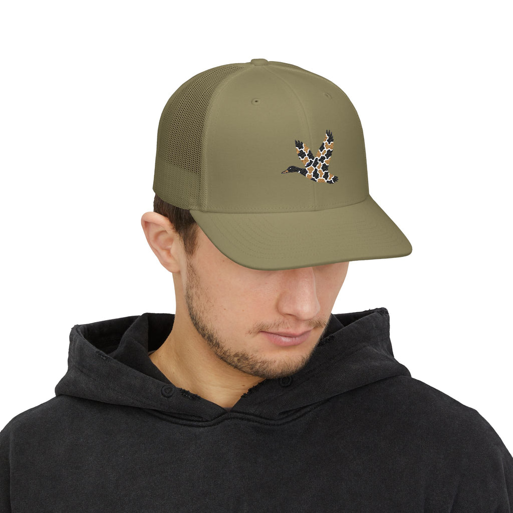 Camo Duck Embroidered Snapback Trucker Cap, Casual Hat, Gift for Outdoors Lovers, Trendy Cap for Men and Women, Perfect for Adventure